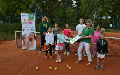Tennis als Sport für alle: Park-Tennisclub Grünstadt erhält den AOK-Gesundheitspreis „Sportjugend Pfalz“ und 500 Euro für den Nachwuchs