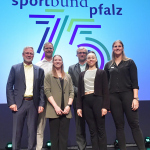 Saalbau
Sportbund Pfalz feiert 75 J.
l. Rudolf Storck, Christian Klimek,Hannah Steverding.Lutz Thieme, Hannah Vester , Christin Hussong
Foto: Linzmeier-Mehn/28.10.24/